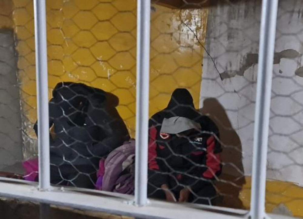 Dos personas aprehendidas por contrabando de aceite en la ruta Oruro – La Paz