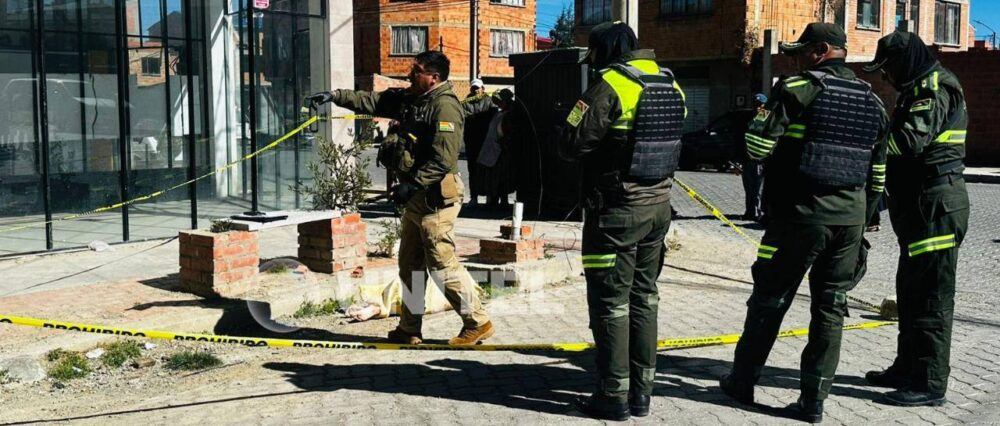 Hallan el cuerpo de una mujer dentro de una bolsa de yute en una calle de El Alto