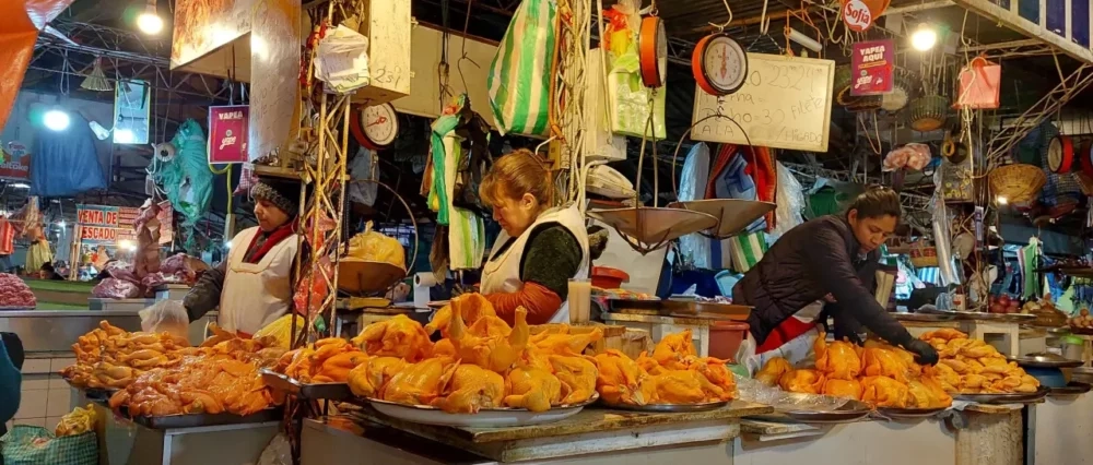 Bloqueos trastocan el precio del kilo de pollo en mercados del eje central del país