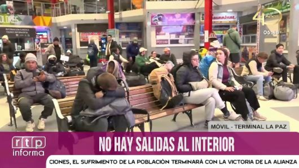La Paz: Por bloqueos y falta de combustible, desde la terminal no hay salidas nacionales ni internacionales