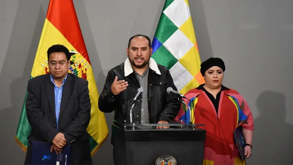 Gobierno presenta denuncia contra Morales por Terrorismo y este responde que el Ejecutivo inventa casos en su contra