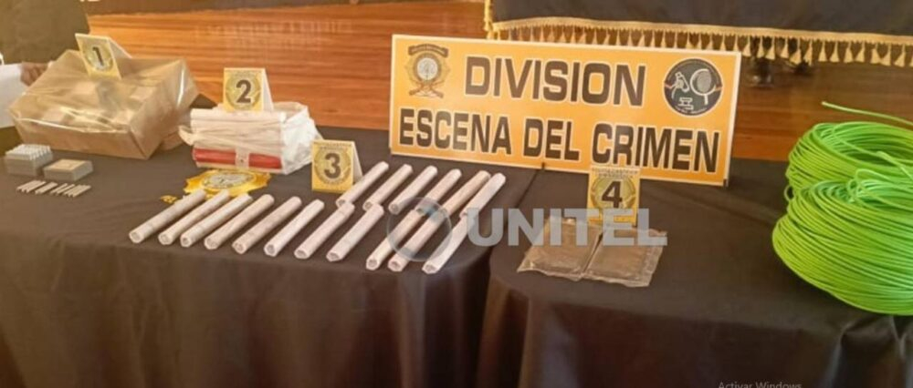 Capturan a dos personas con 120 dinamitas y otros explosivos durante desbloqueo en la ruta Cochabamba-Oruro