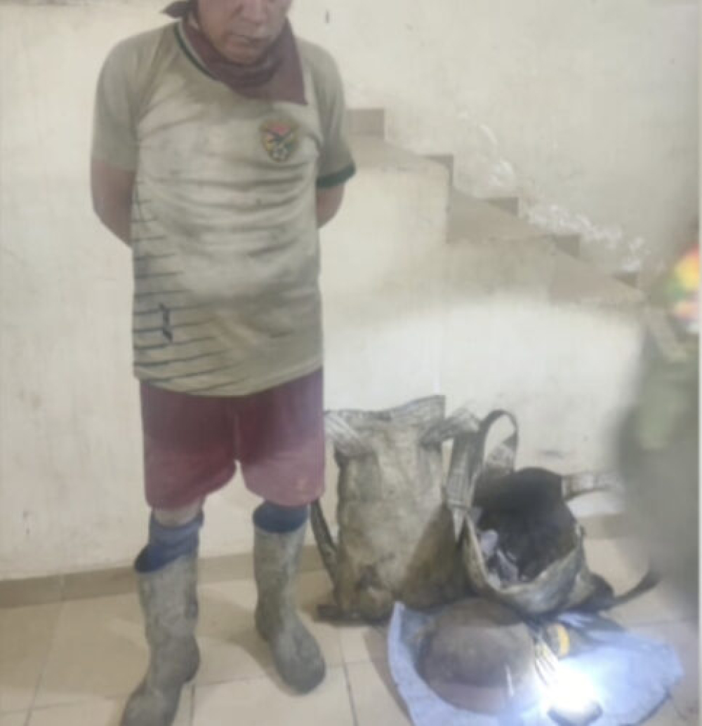 En Colquiri, Policía aprehende a un hombre que robó estaño valuado en Bs 20 mil