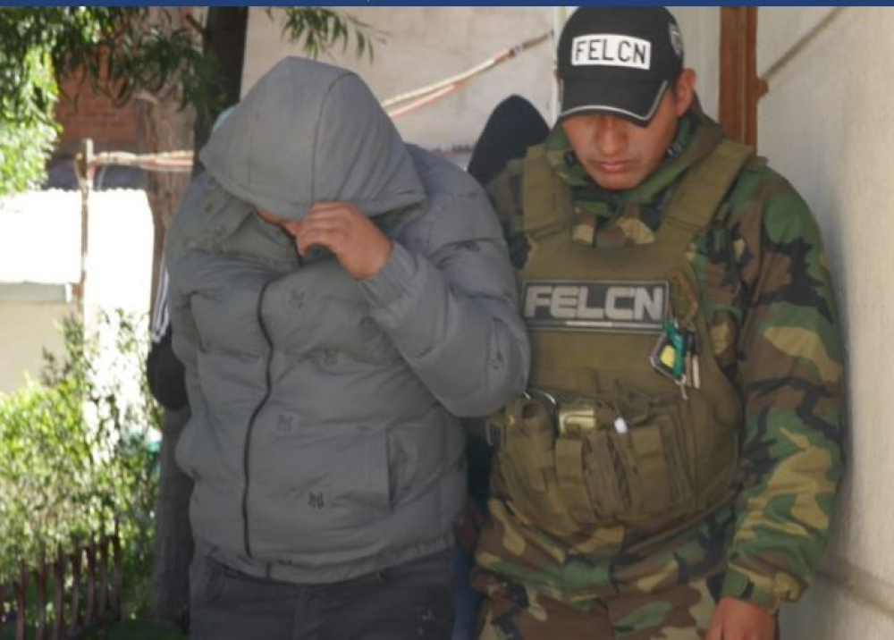 Intervención policial en la carretera Oruro-Cochabamba descubre 95 kilos de marihuana