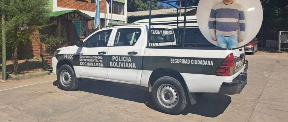 Sorprenden a tres policías extorsionando a un transportista; un capitán fue aprehendido