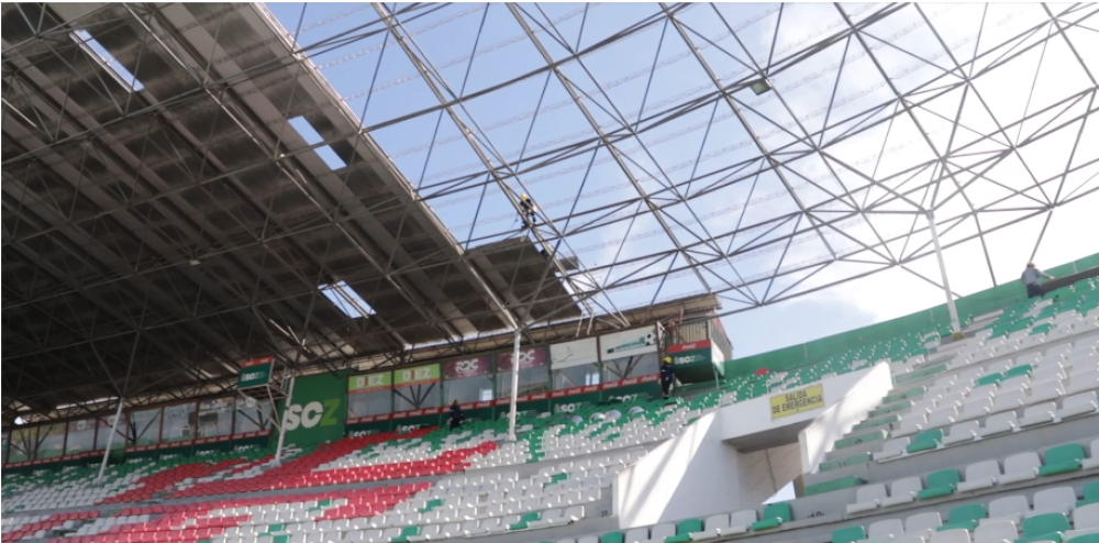 Inician el desmontaje del techado del estadio Ramón “Tahuichi” Aguilera