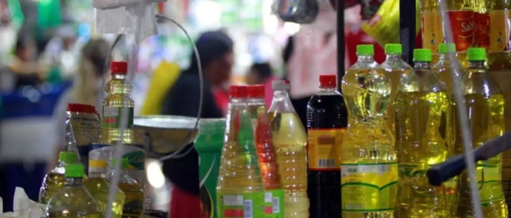 Encasea el aceite en Emapa y en los mercados cruceños