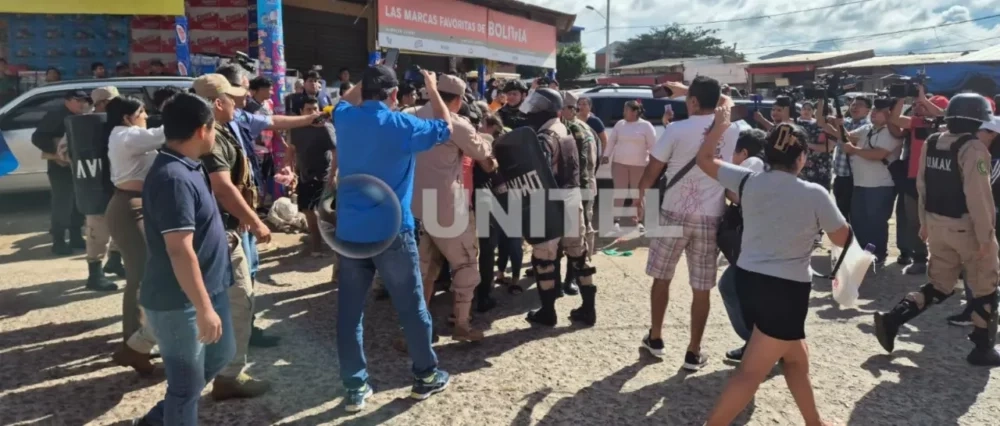 Santa Cruz: Operativo contra el agio y especulación del aceite termina con gasificación y arrestados en un mercado