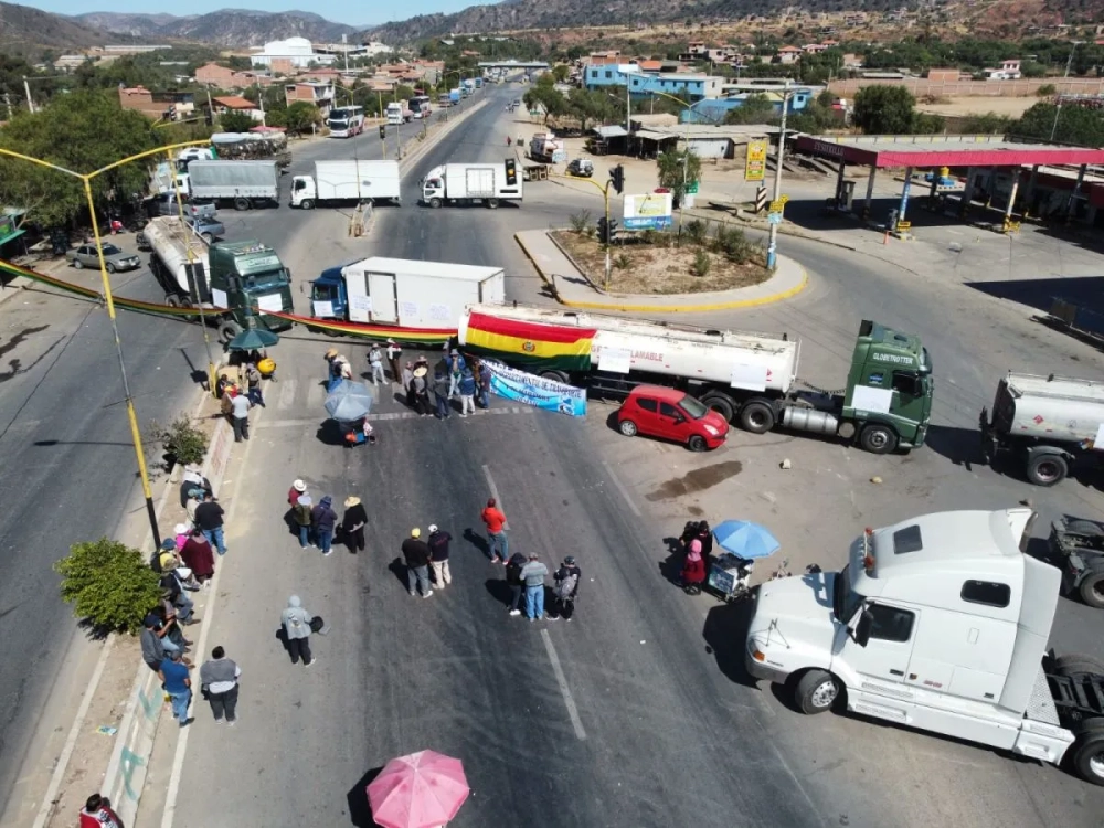 Transporte pesado convoca a reunión y amenaza con paro desde el lunes 19 de mayo