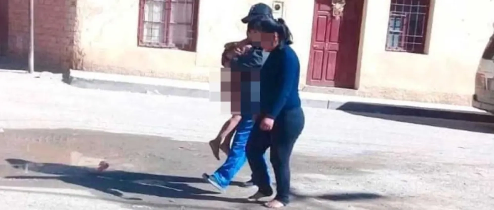 Potosí: niño de siete años huye desnudo tras ser sometido por su madre a extrema violencia